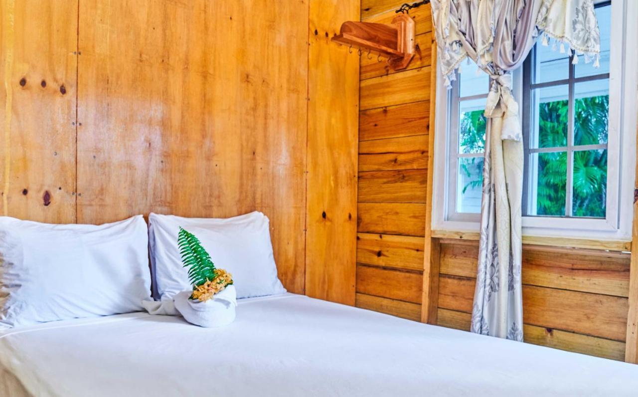 Yellow Bird Sea Negril Exterior photo