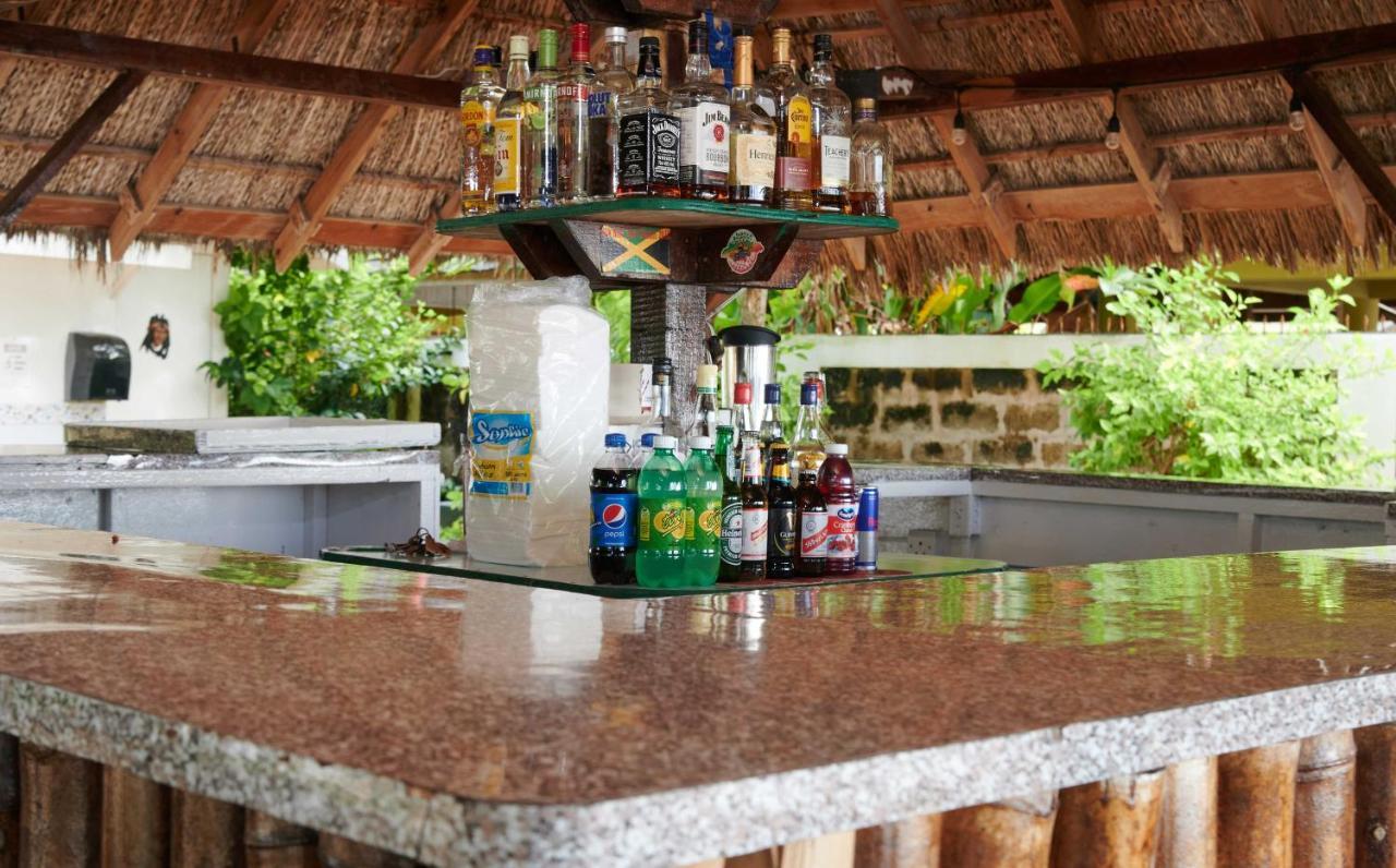 Yellow Bird Sea Negril Exterior photo