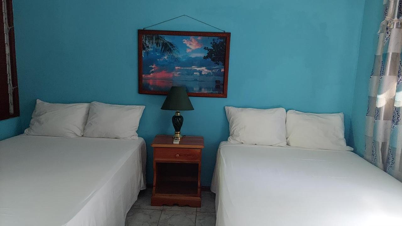 Yellow Bird Sea Negril Exterior photo
